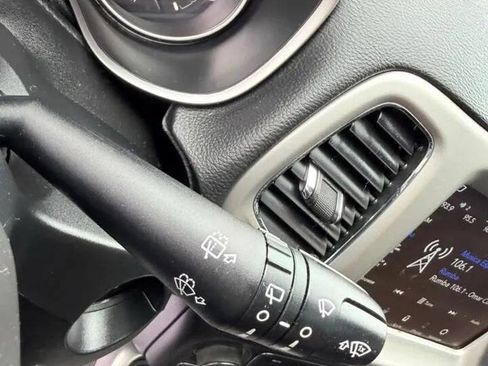 Used 2021 Jeep Compass Latitude w/ Sun and Sound Group FWD image 19