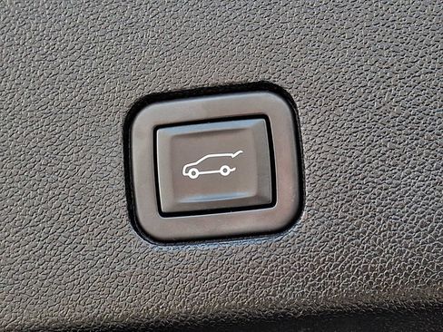 Used 2023 Cadillac XT6 Premium Luxury AWD/4WD image 29