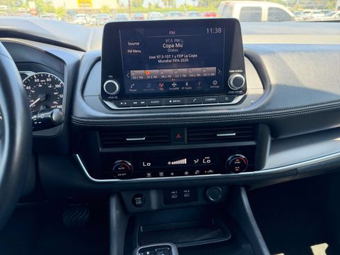 Used 2025 Nissan Rogue SV AWD/4WD image 17