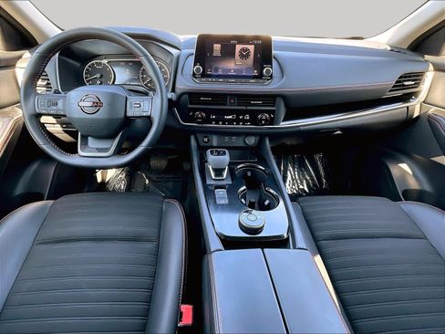 Certified 2026 Nissan Rogue SV AWD/4WD image 10