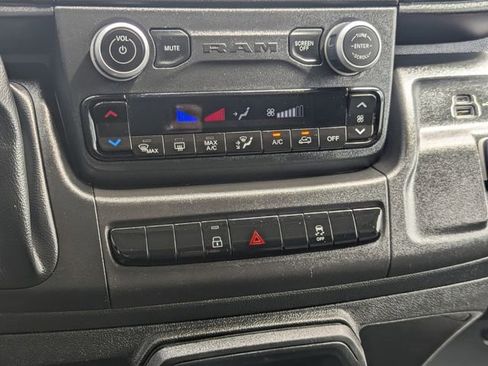 Used 2025 RAM ProMaster 2500 w/ Convenience Group FWD image 24