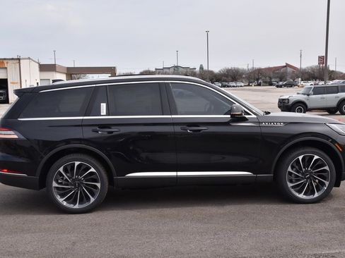New 2025 Lincoln Aviator Reserve w/ Equipment Group 201A image 5