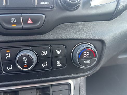 Used 2023 GMC Terrain SLT FWD image 18
