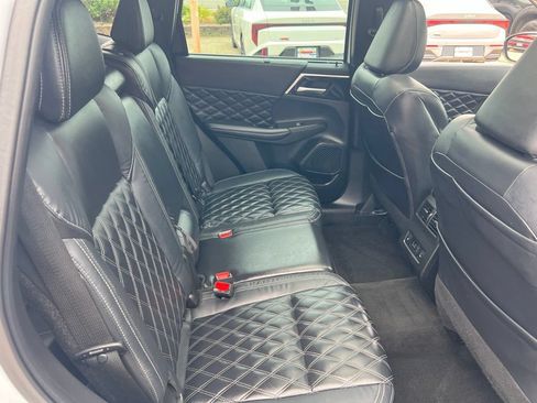 Used 2023 Mitsubishi Outlander SEL AWD/4WD image 16