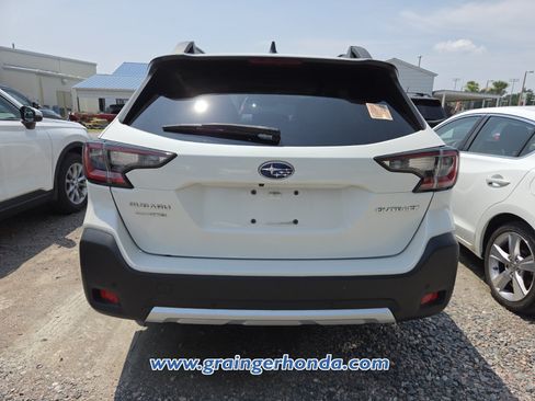 Used 2023 Subaru Outback Limited AWD/4WD image 7