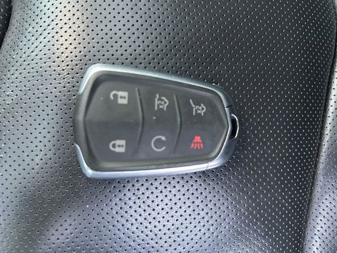 Used 2020 Cadillac Escalade Platinum image 33