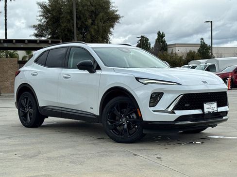 Used 2026 Buick Envision Sport Touring image 2