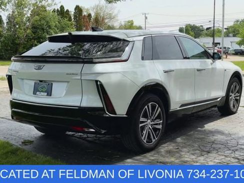 Used 2024 Cadillac Lyriq Luxury AWD/4WD image 8