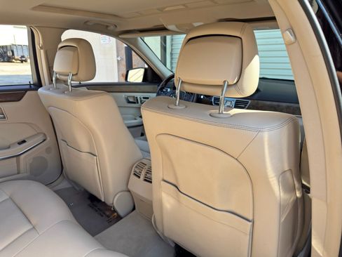 Used 2014 Mercedes-Benz E 350 4MATIC Sedan image 35