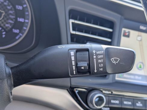 Used 2020 Hyundai Elantra Limited w/ Ultimate Package 03 image 30