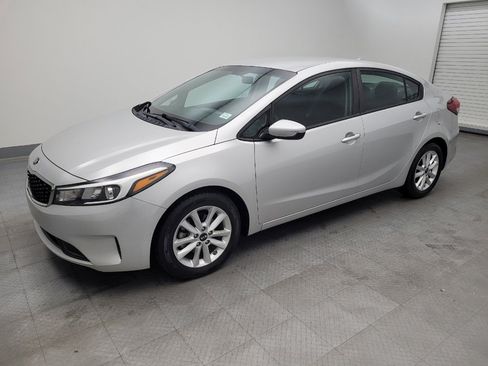 Used 2017 Kia Forte LX w/ LX Popular Package image 2
