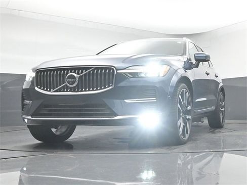 Used 2023 Volvo XC60 B5 Ultimate w/ Protection Package Premier image 39