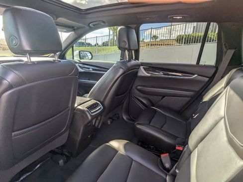 Used 2024 Cadillac XT6 Premium Luxury image 12
