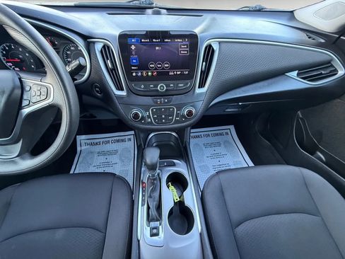 Used 2022 Chevrolet Malibu LT FWD image 11