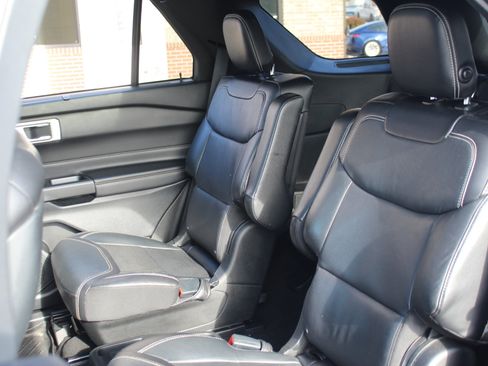 Used 2020 Ford Explorer ST w/ ST Street Pack image 31