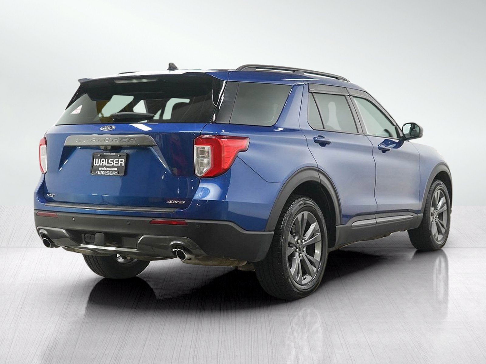 Used 2022 Ford Explorer XLT w/ XLT Sport Appearance Package AWD/4WD image 5