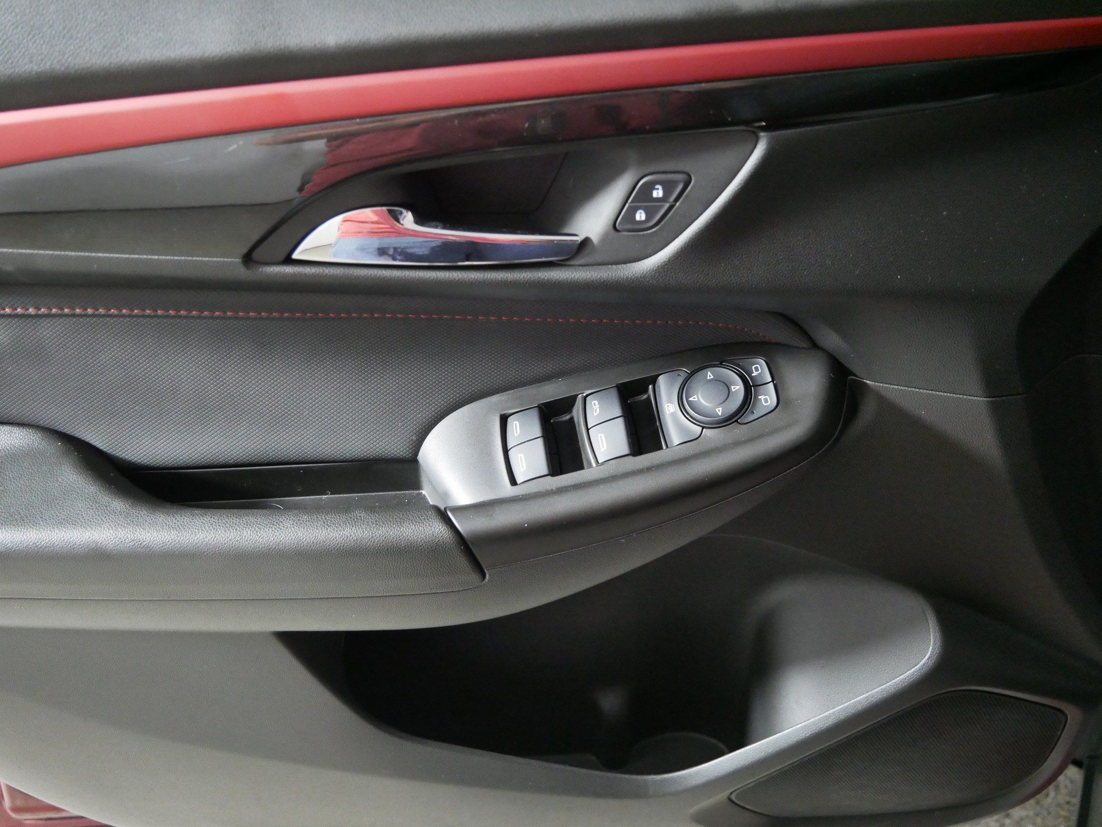 Used 2024 Chevrolet TrailBlazer RS w/ Driver Confidence Package FWD image 19