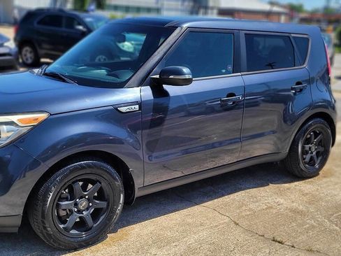Used 2015 Kia Soul ! w/ Sun & Sound Package image 2