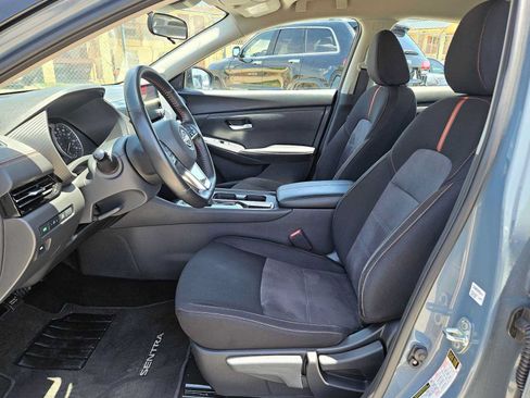 Used 2025 Nissan Sentra SR FWD image 15
