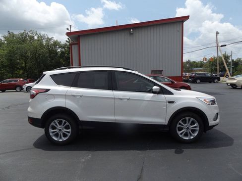 Used 2018 Ford Escape SE FWD image 5