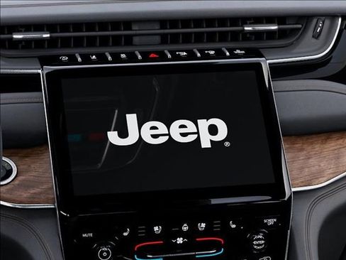 New 2025 Jeep Grand Cherokee L Summit AWD/4WD image 18