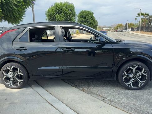 Used 2025 Kia Niro EX Touring FWD image 4