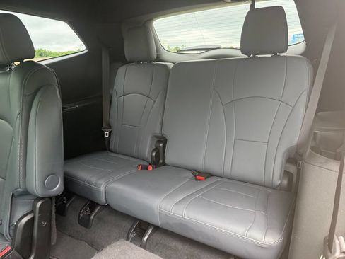 Used 2023 Buick Enclave Essence w/ Experience Buick Package AWD/4WD image 14