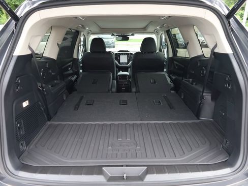 Used 2026 Subaru Ascent Limited w/ Popular Package #2 AWD/4WD image 9