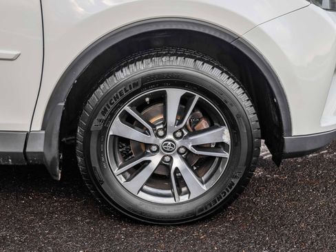 Used 2018 Toyota RAV4 XLE image 7