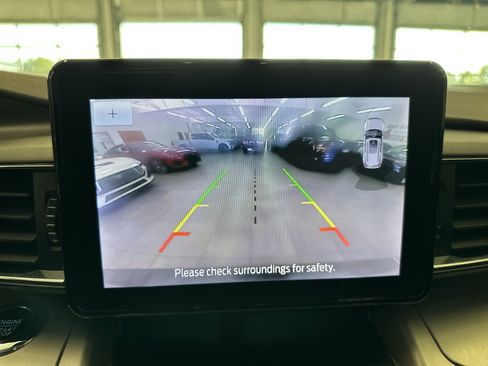 Certified 2022 Ford Explorer XLT w/ Equipment Group 202A image 35