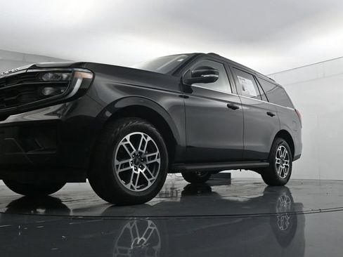 Certified 2025 Ford Expedition Active AWD/4WD image 31