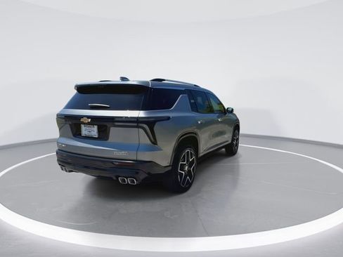 Used 2026 Chevrolet Traverse High Country FWD image 11