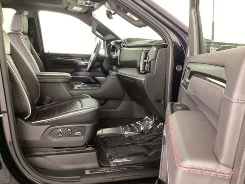 Used 2024 GMC Sierra 2500 AT4X image 25