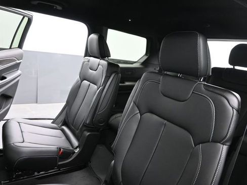 New 2026 Jeep Grand Cherokee L Limited AWD/4WD image 15