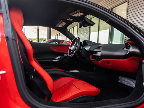 Used 2022 Ferrari SF90 Stradale AWD/4WD image 43