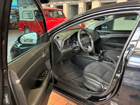 Used 2019 Hyundai Elantra SE w/ Cargo Package FWD image 15