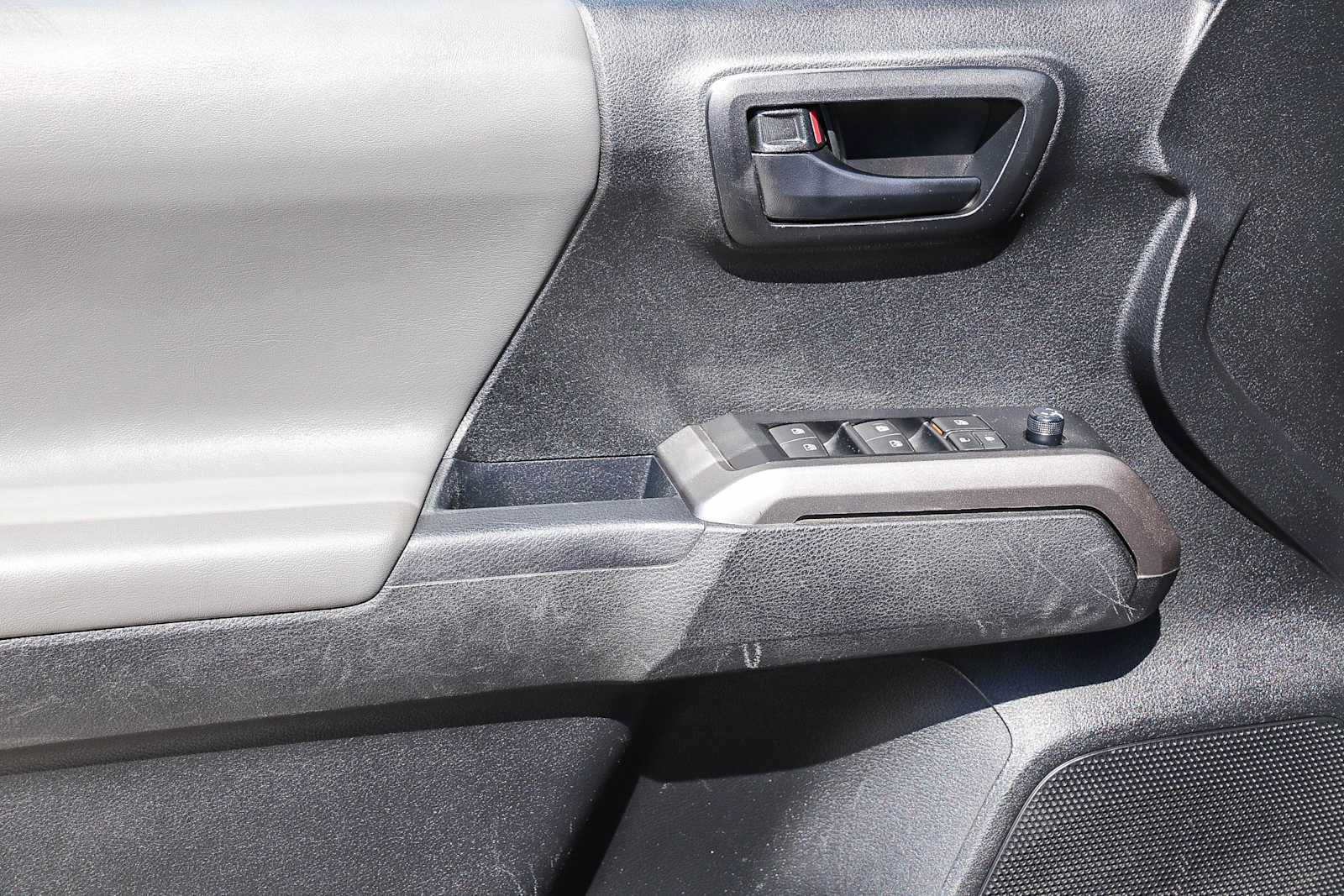 Used 2023 Toyota Tacoma SR5 RWD image 19