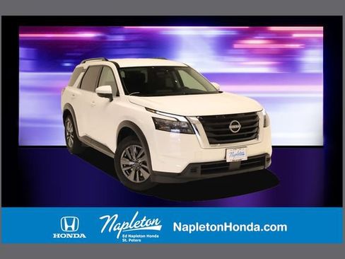 Used 2025 Nissan Pathfinder SV AWD/4WD image 1