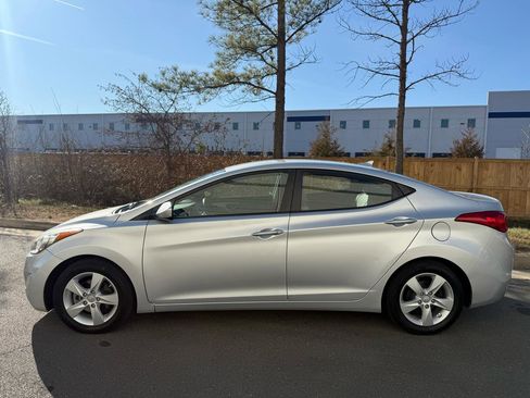 Used 2013 Hyundai Elantra GLS w/ Preferred Pkg image 7