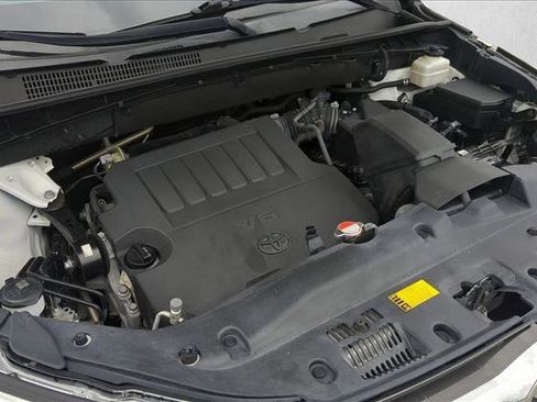 Used 2016 Toyota Highlander Plus FWD image 20