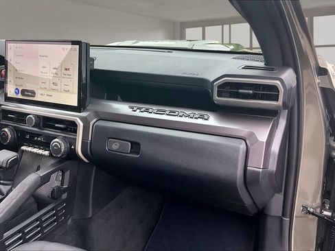 Used 2025 Toyota Tacoma TRD Sport RWD image 25