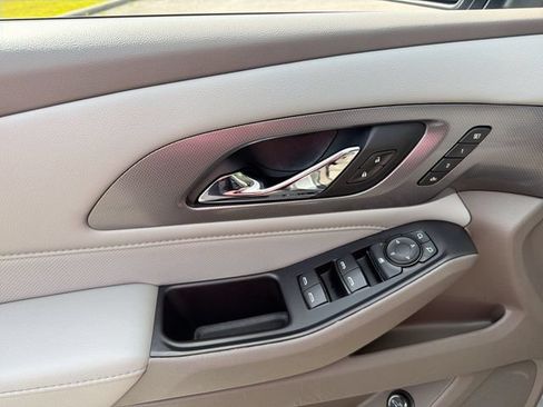 Used 2021 Chevrolet Traverse Premier w/ LPO, Floor Liner Package FWD image 16