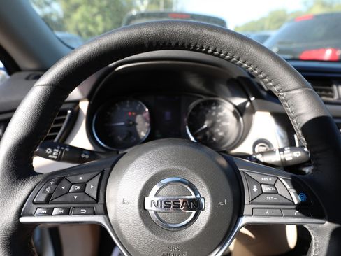 Used 2019 Nissan Rogue SL w/ Premium Package image 25