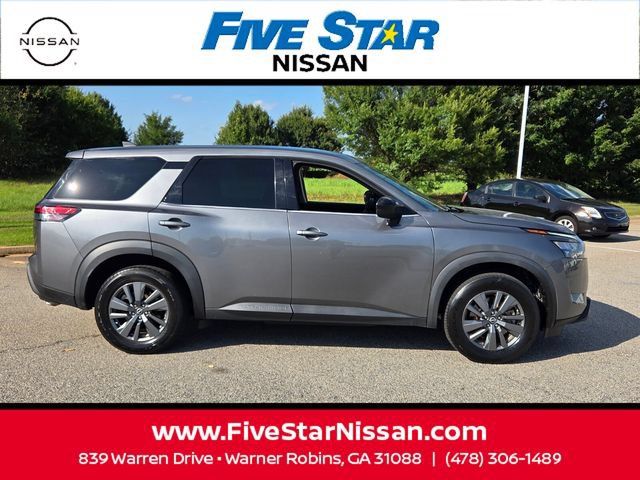 Used 2024 Nissan Pathfinder S FWD image 13