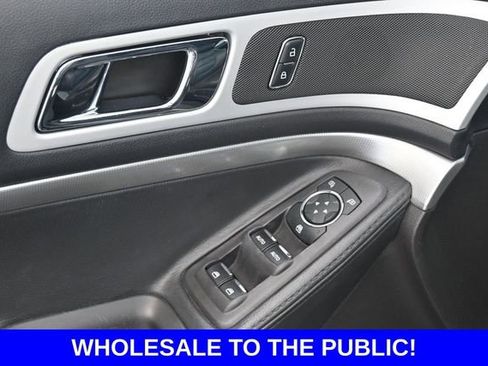 Used 2015 Ford Explorer XLT w/ Equipment Group 202A AWD/4WD image 13