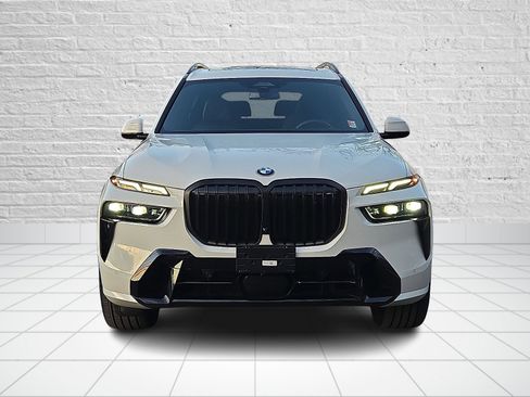 Certified 2025 BMW X7 xDrive40i w/ M Sport Package image 2