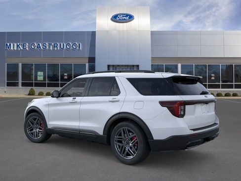 New 2026 Ford Explorer ST-Line w/ ST-Line Street Pack AWD/4WD image 4