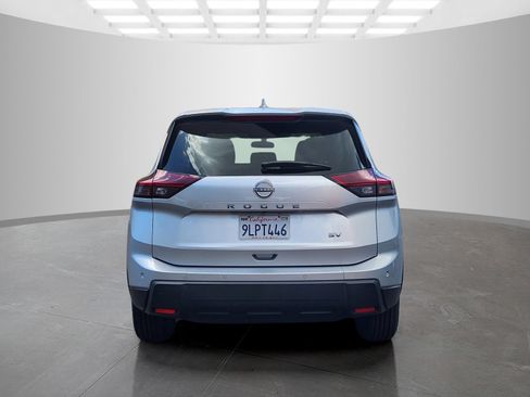 Used 2024 Nissan Rogue SV FWD image 6