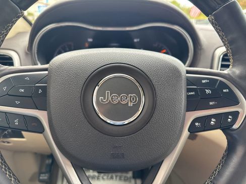 Used 2018 Jeep Grand Cherokee Overland image 35