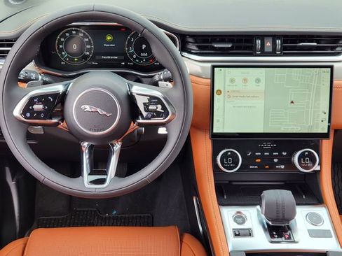 Used 2026 Jaguar F-PACE R-Dynamic S image 26